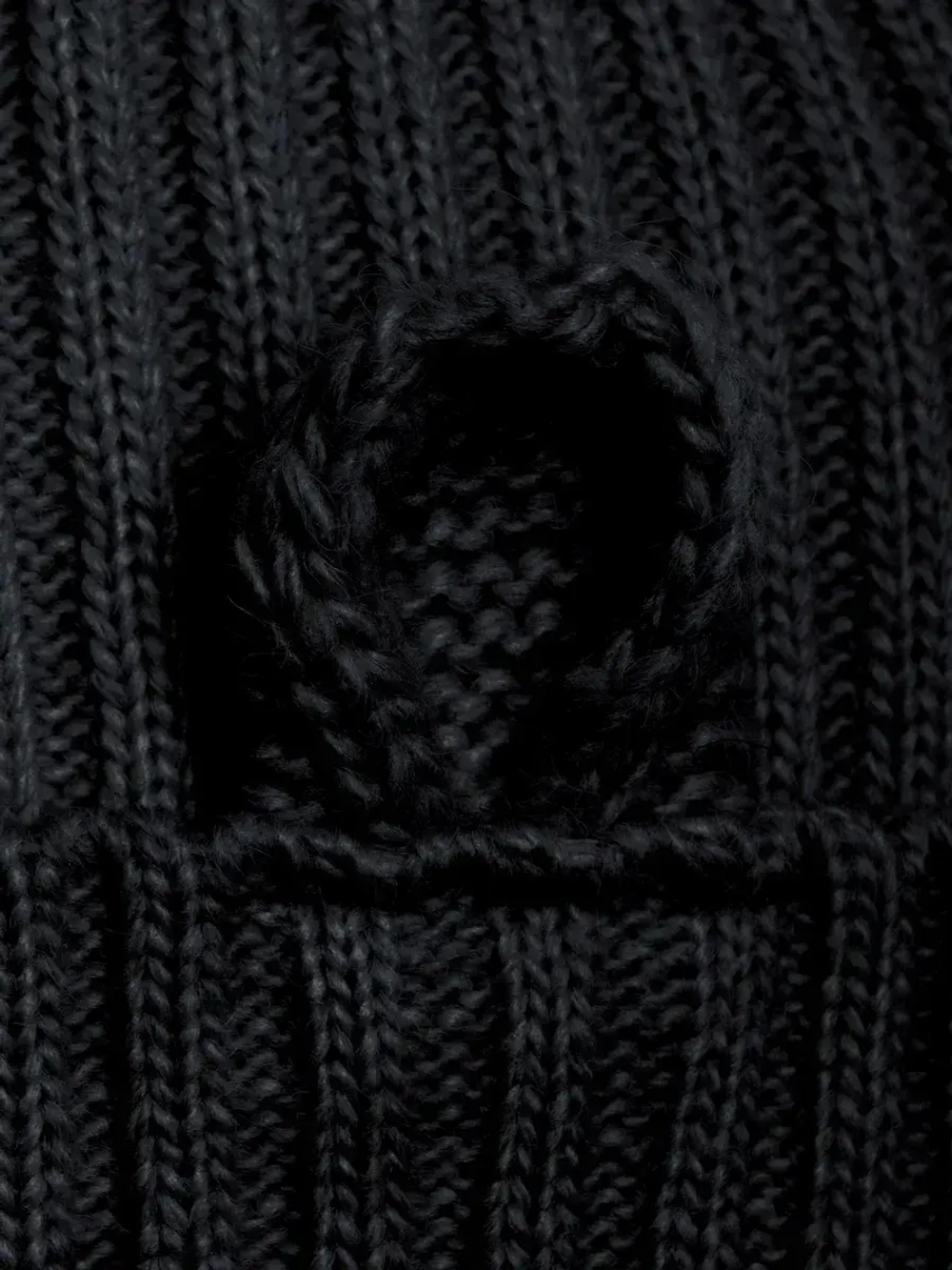 Шапка зимняя с помпоном и ушками для девочки