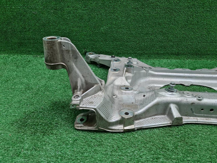 Подрамник передний LR Discovery Sport (2019-н.в.)