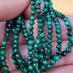 Малахит натуральный, шар огранка, р-р 3-3.2мм, цена за нить 9.5см (1/4)