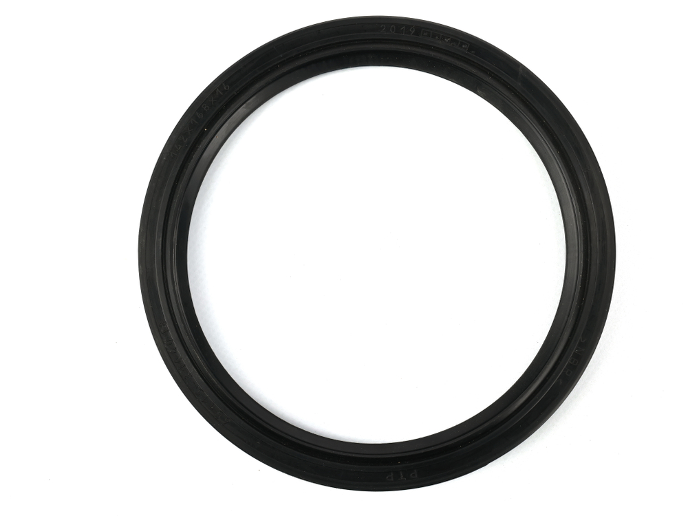 Сальник 142х168х15-2.2 а/м КАМАЗ-ЕВРО задней ступицы, чёрный с пружиной, без обоймы, NBR (Балаково)