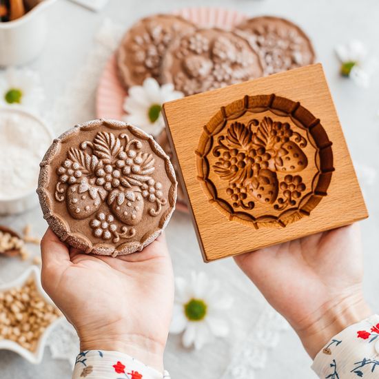 Пряничная форма Землянички