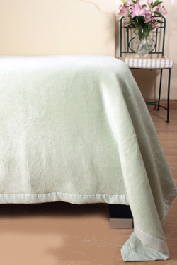 Плед-покрывало 220x240 Luxberry Bamboo 269 зеленый Португалия