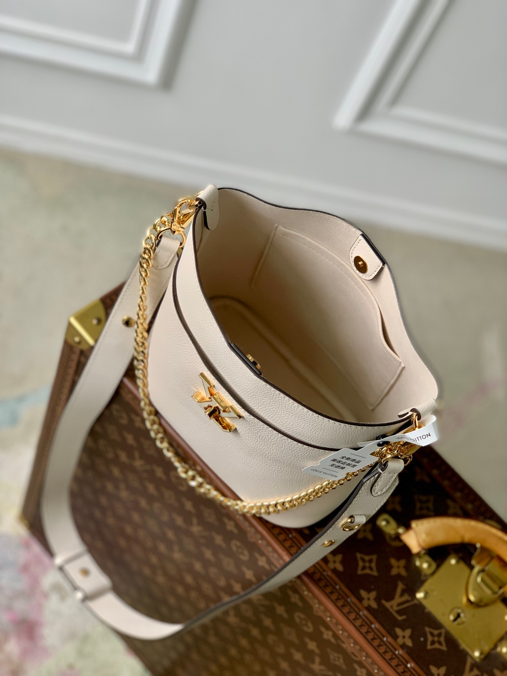 Louis Vuitton Lock and Walk