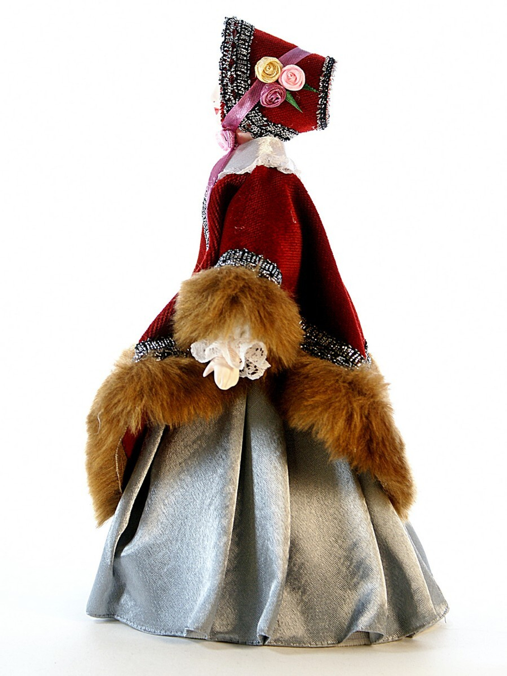 Кукла коллекционная Дама в бархатном салопе 19 века