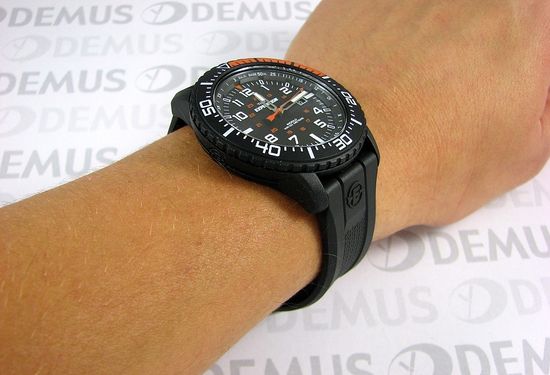 Наручные часы Timex T49940