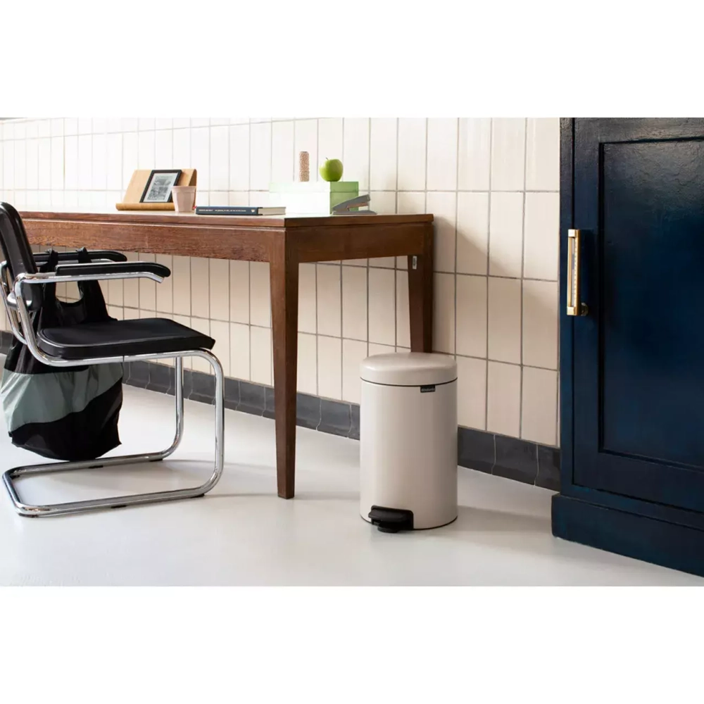 Brabantia - Контейнер для мусора NewIcon 12л, мягкий бежевый / артикул   149924  / GTIN 8710755149924
