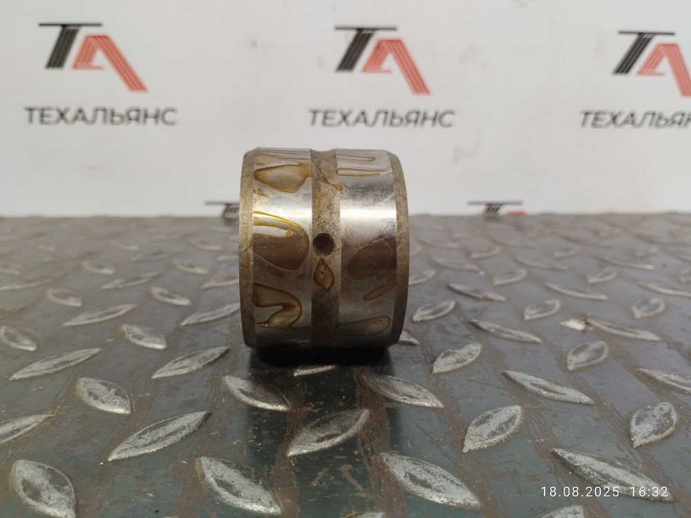 Втулка 4430457