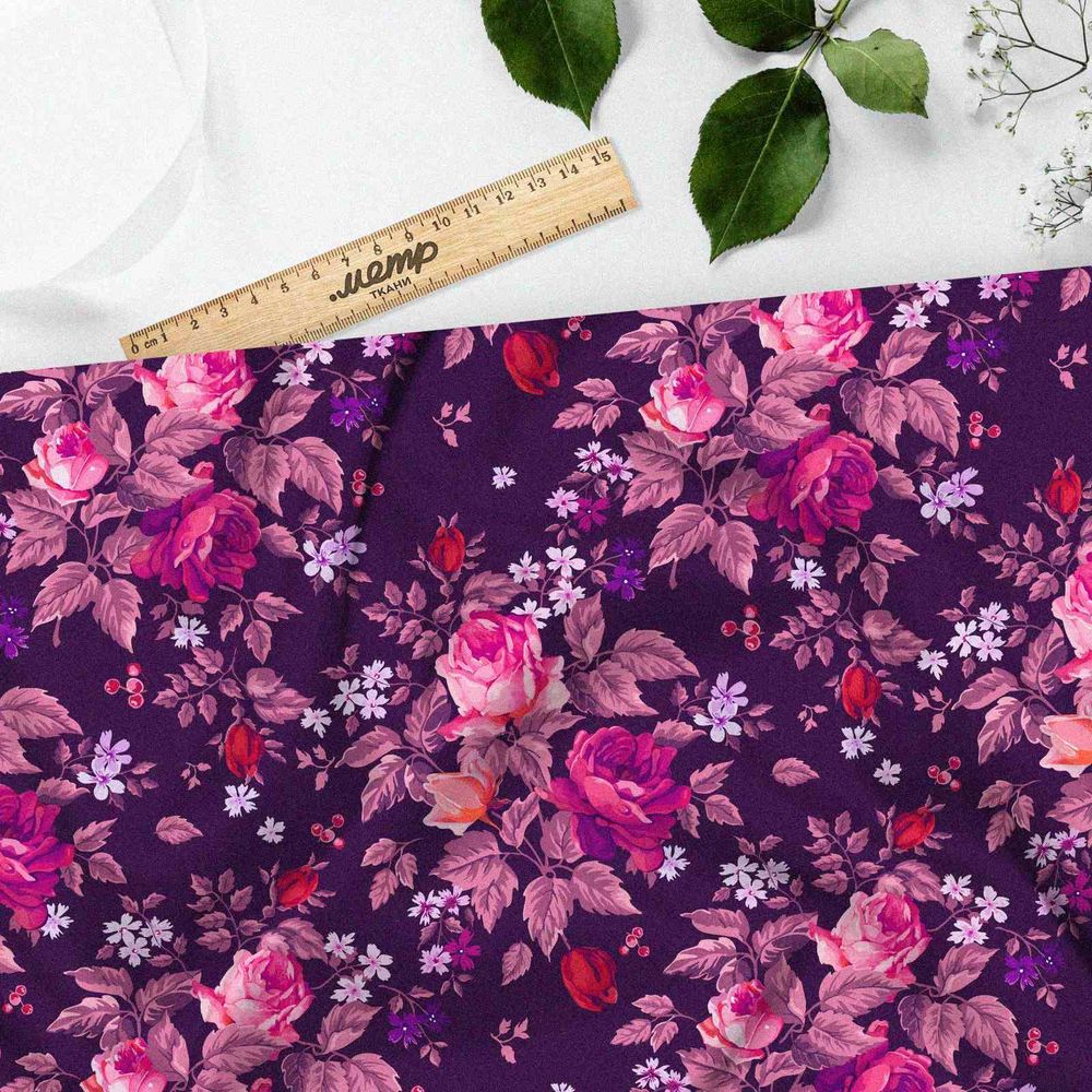 Ткань флис фиолетовые розы на фиолетовом
