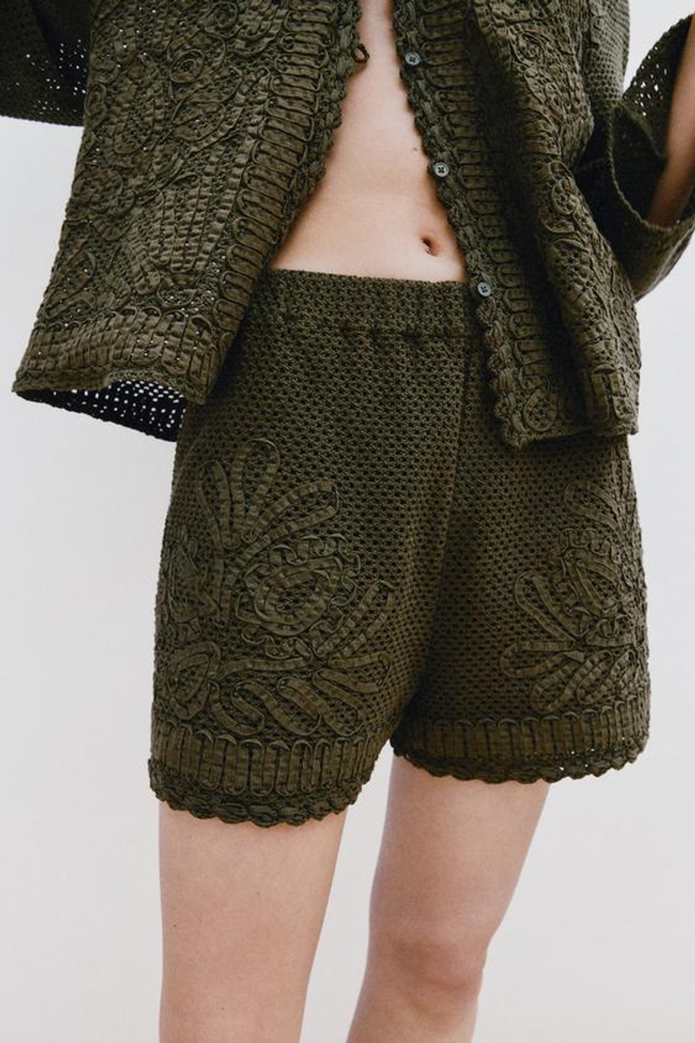 ZARA КОМБИНИРОВАННЫЕ ШОРТЫ КРЮЧКОМ, ХАКИ