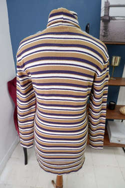 Свитер в полоску 46 размер