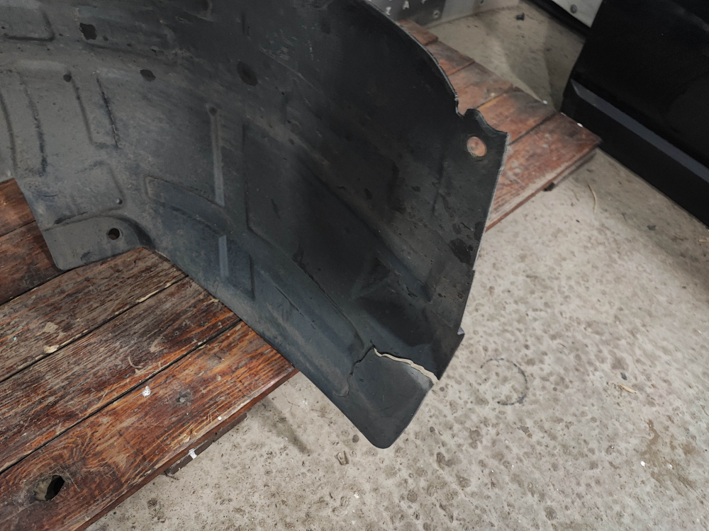 Подкрылок передний левый Changan UNI-V 22-нв Б/У Оригинал 5512112DE01