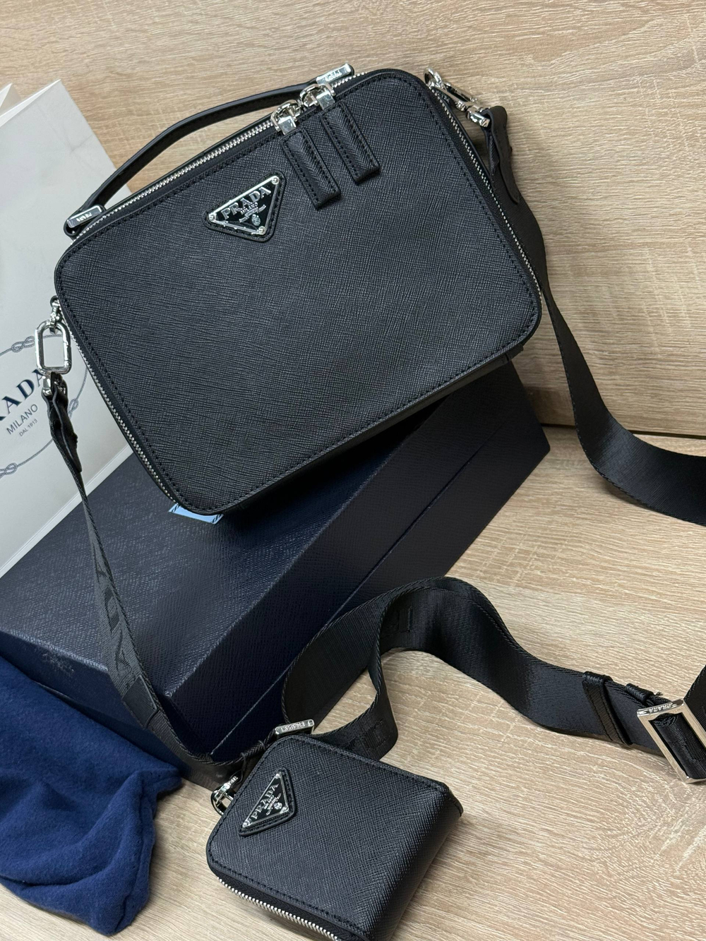 Сумка-мессенджер Prada