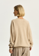 Свитер нежная классика