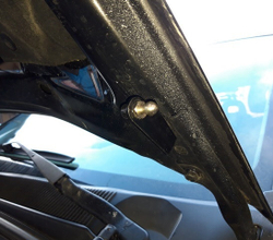 Амортизатор (упор) капота на Mitsubishi Lancer 02-07 (с 2000 по 2010 г.в.)Autoinnovation