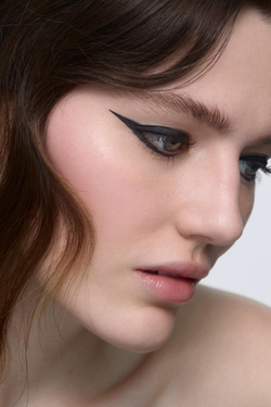 ZARA Жидкая подводка для глаз PRECI - EYES