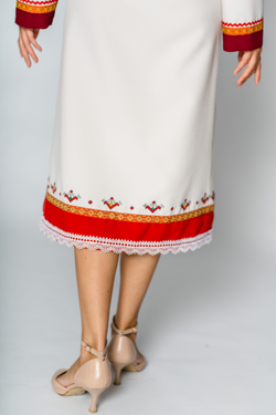 Платье женское с вышивкой