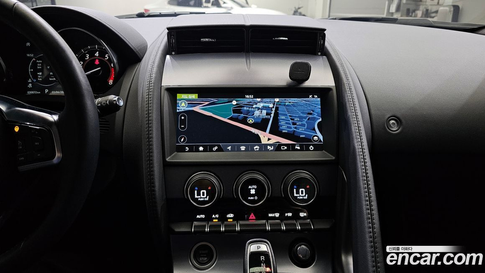 Jaguar F-TYPE P300 Coupe (12.2020)