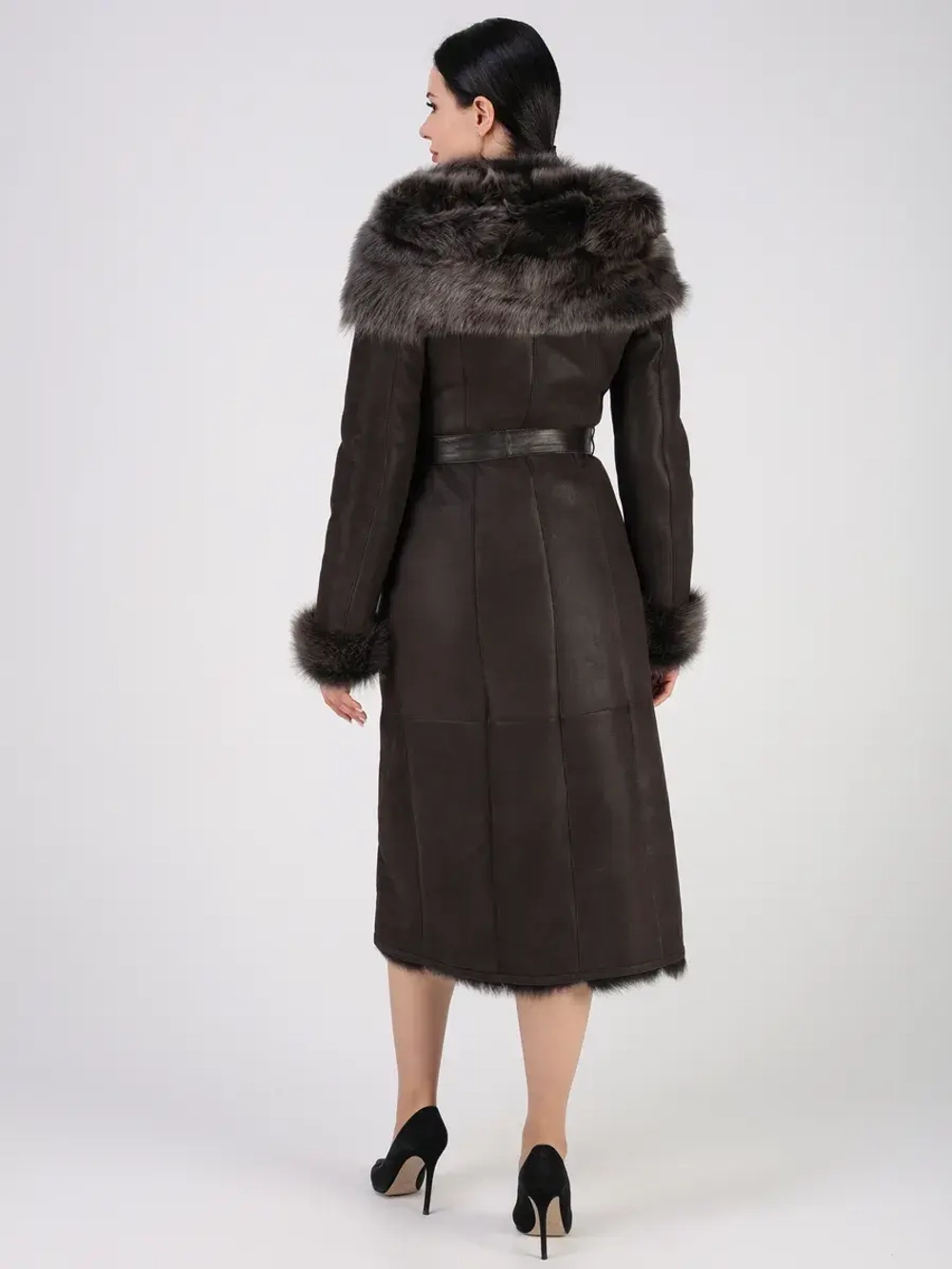 Дубленка зимняя натуральная с капюшоном длинная и теплая