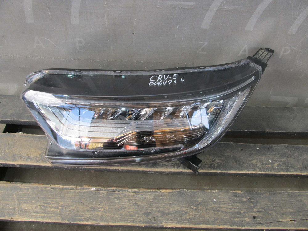 Фара левая LED Honda CR-V 5 оригинал без дефектов 33150TLAG11