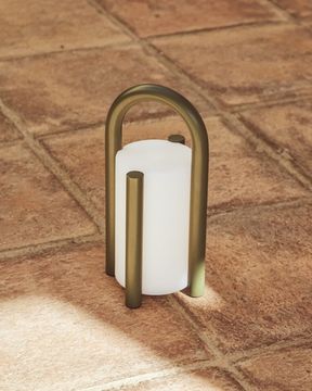 Портативная настольная лампа Leros из полиэтилена и стали зеленого цвета