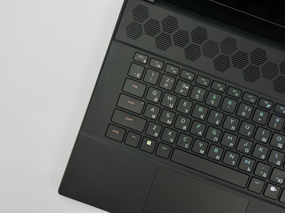 Игровой ноутбук Dell Alienware M16 R1 Ryzen 9 7845HX/16GB(RAM)/1TB(SSD)/RTX4080(12GB)/16.0/2560x1600/240Hz