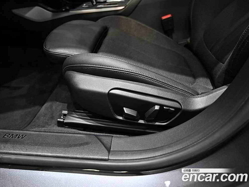 BMW 1 Series (F40) 118d Joy First Editions (06.2020)