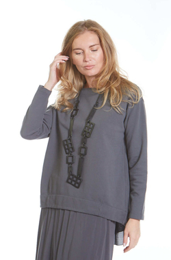 СВИТШОТ С АКЦЕНТНОЙ СПИНКОЙ