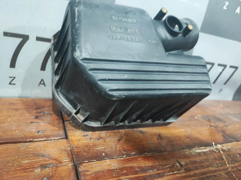 Корпус воздушного фильтра Suzuki Grand Vitara 2 (JT) 05-15 Б/У Оригинал 65JA01