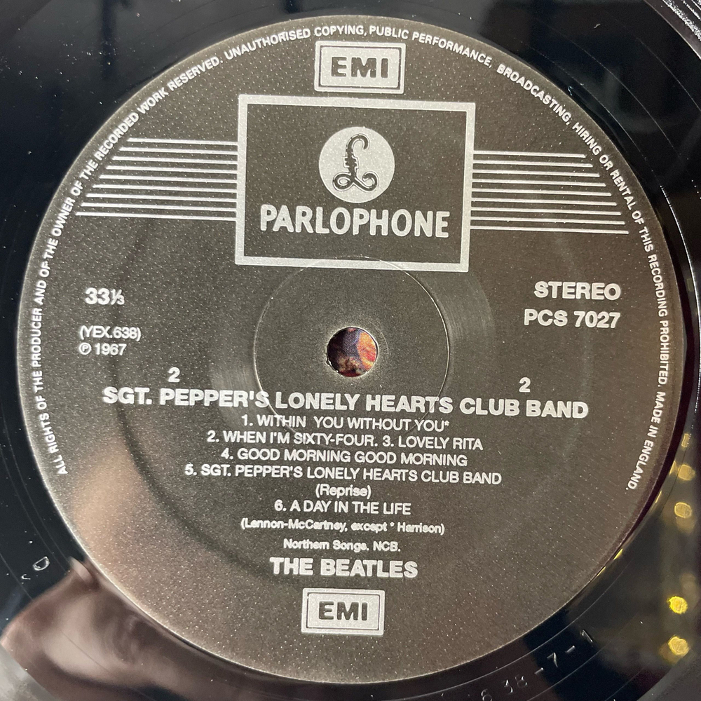 Винтажная виниловая пластинка LP The Beatles Sgt. Pepper's Lonely Hearts Club Band (Англия 1995)
