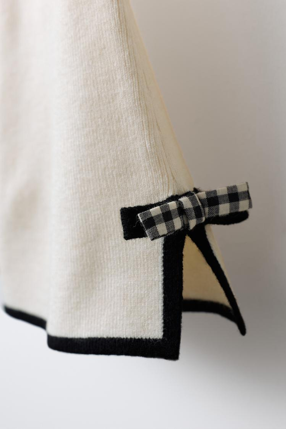 ZARA ТРИКОТАЖНАЯ ЮБКА С КОНТРАСТНЫМИ БАНТАМИ, ЭКРЮ