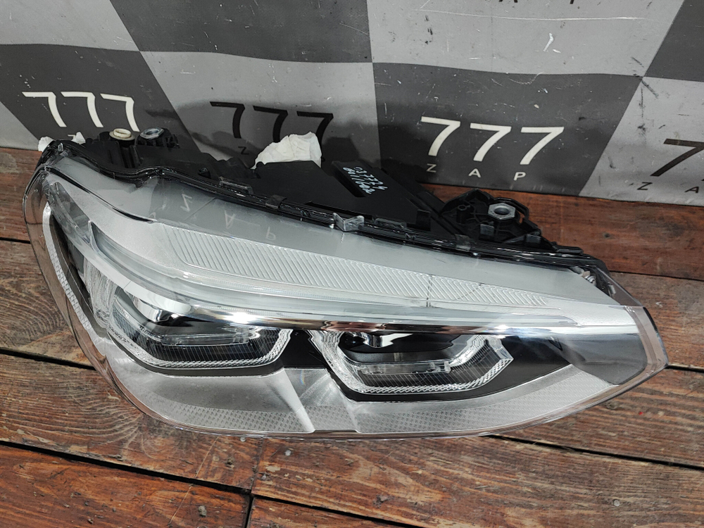 Фара правая LED BMW X3 (G01) X4 (G02) 17-21 Оригинал 63117466120