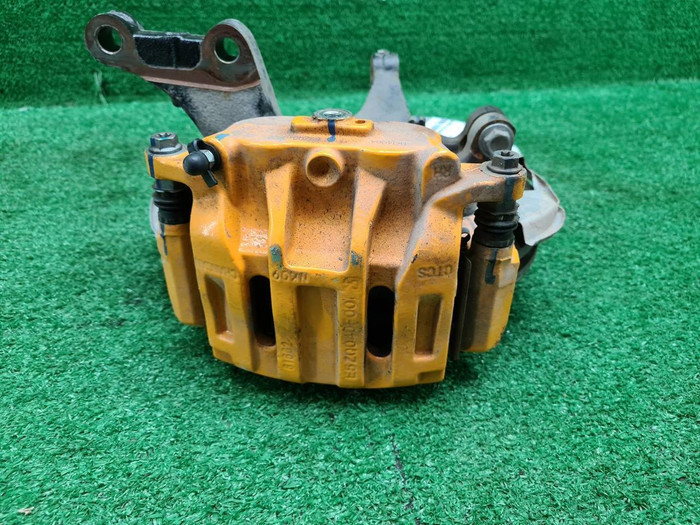 Кулак передний правый Changan Uni-T (2020-н.в.)