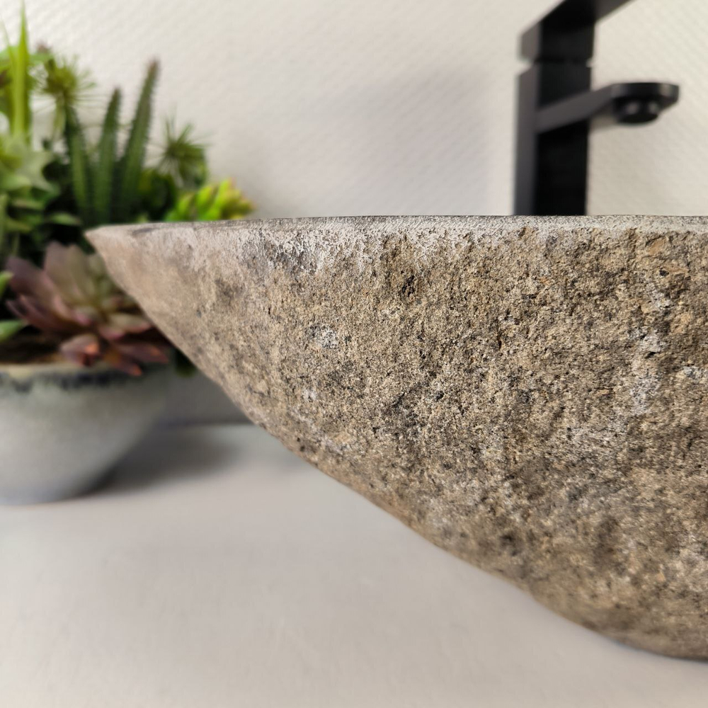 Раковина из речного камня RS-65411 53*36*15 0857
