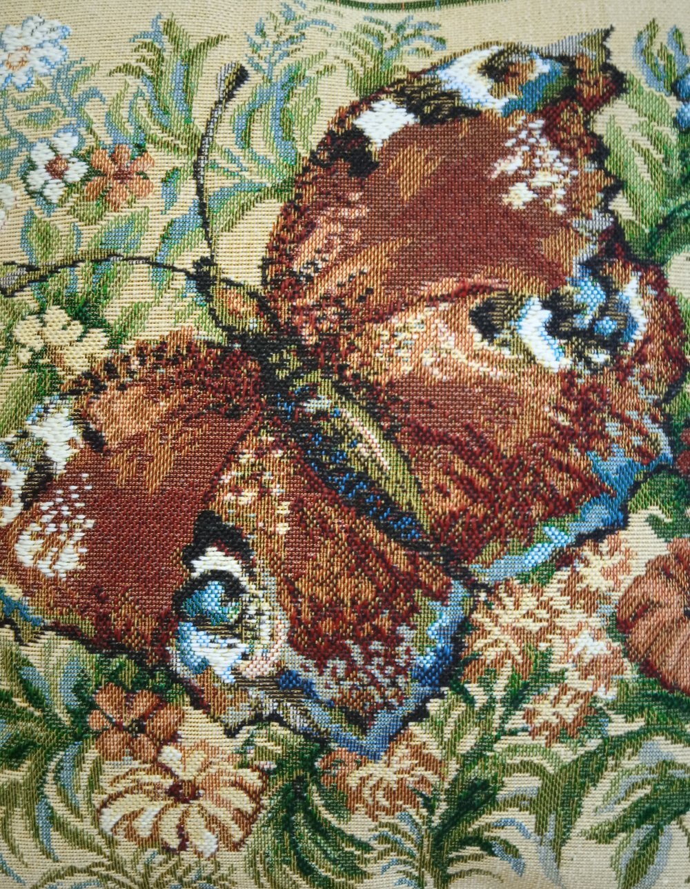 Декоративный гобеленовый чехол Бабочка М 47х47