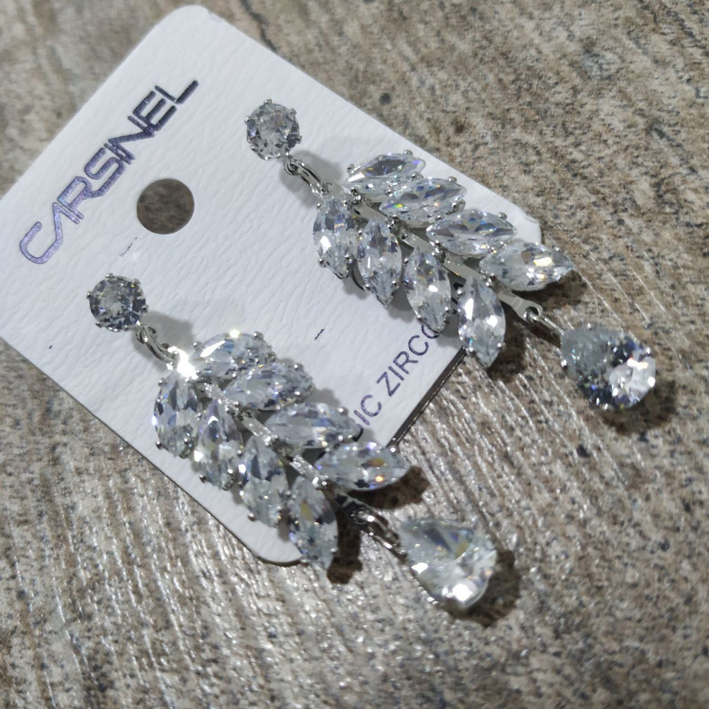 Серьги-гвоздики Cubic Zirconia Веточка кристалл 9 листков цвет прозрачный металл серебристый