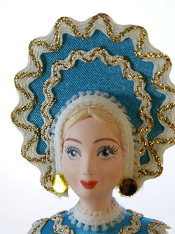 Кукла фарфоровая Ульяна в русском девичьем костюме