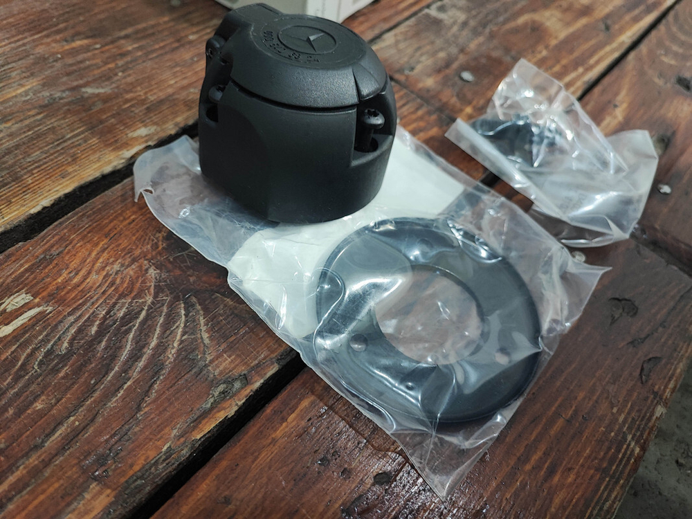 Корпус розетки фаркопа Mercedes ML (W164) Новый Оригинал A0005406824