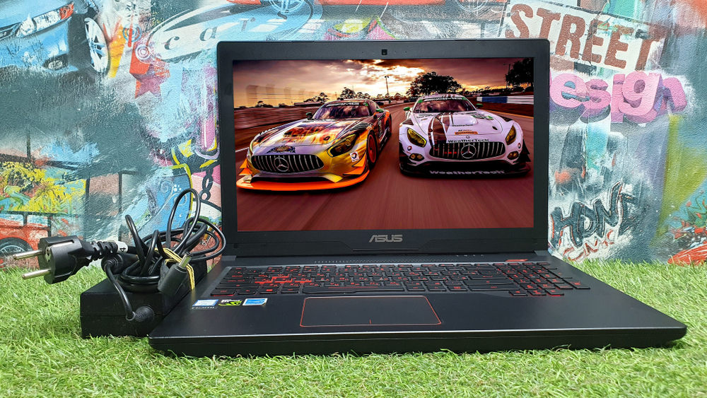 Ноутбук ASUS i7-7/8 Gb/GTX 1050 4 Gb/FHD/FX503VD-E4047T 90NR0GN1-M07670 /Windows 10