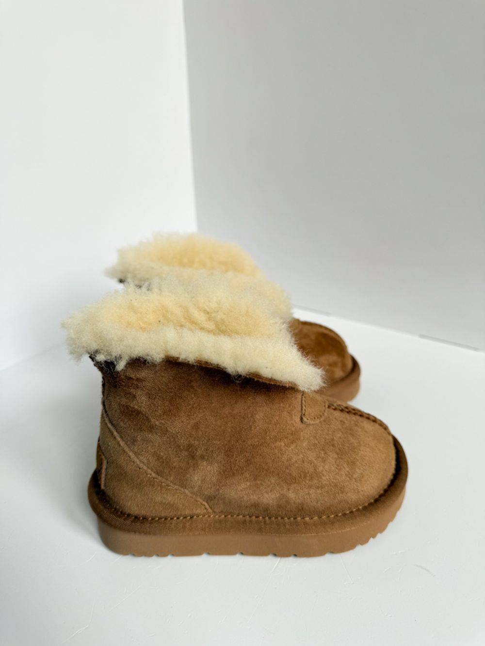 Новые замшевые угги Ozuggwear, 23