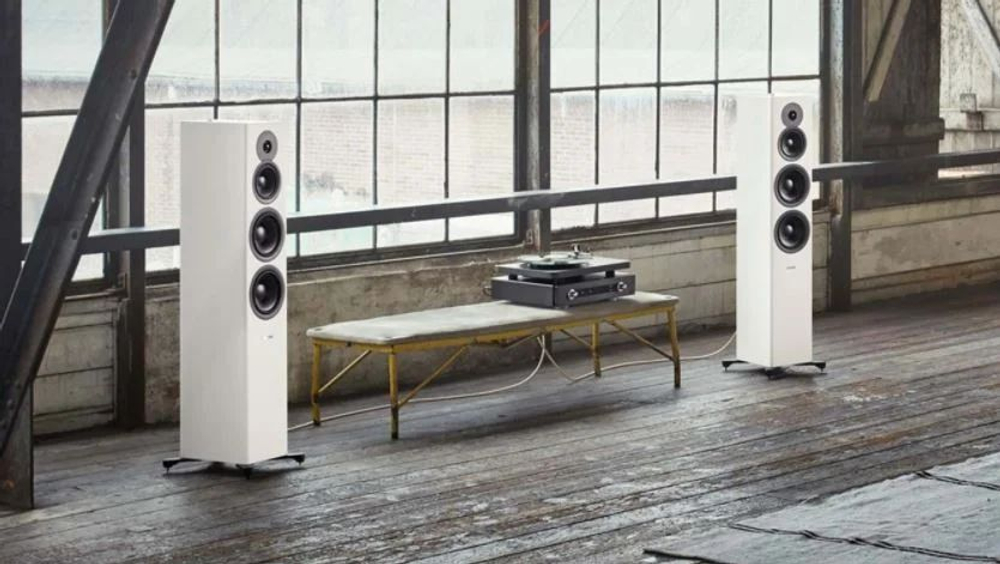 Напольная акустика Dynaudio Evoke 50 Black High Gloss