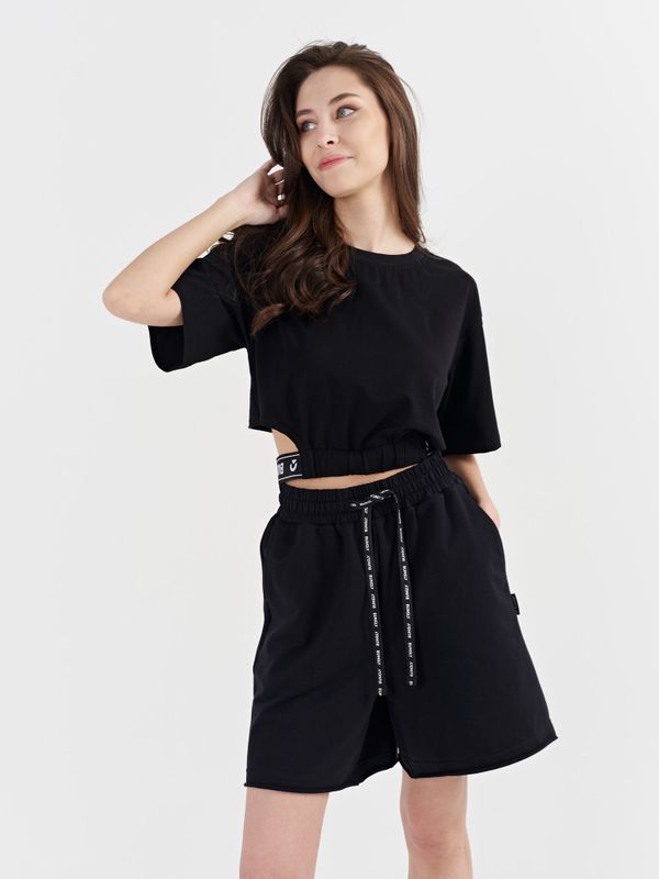 Футболка укороченная на резинке 