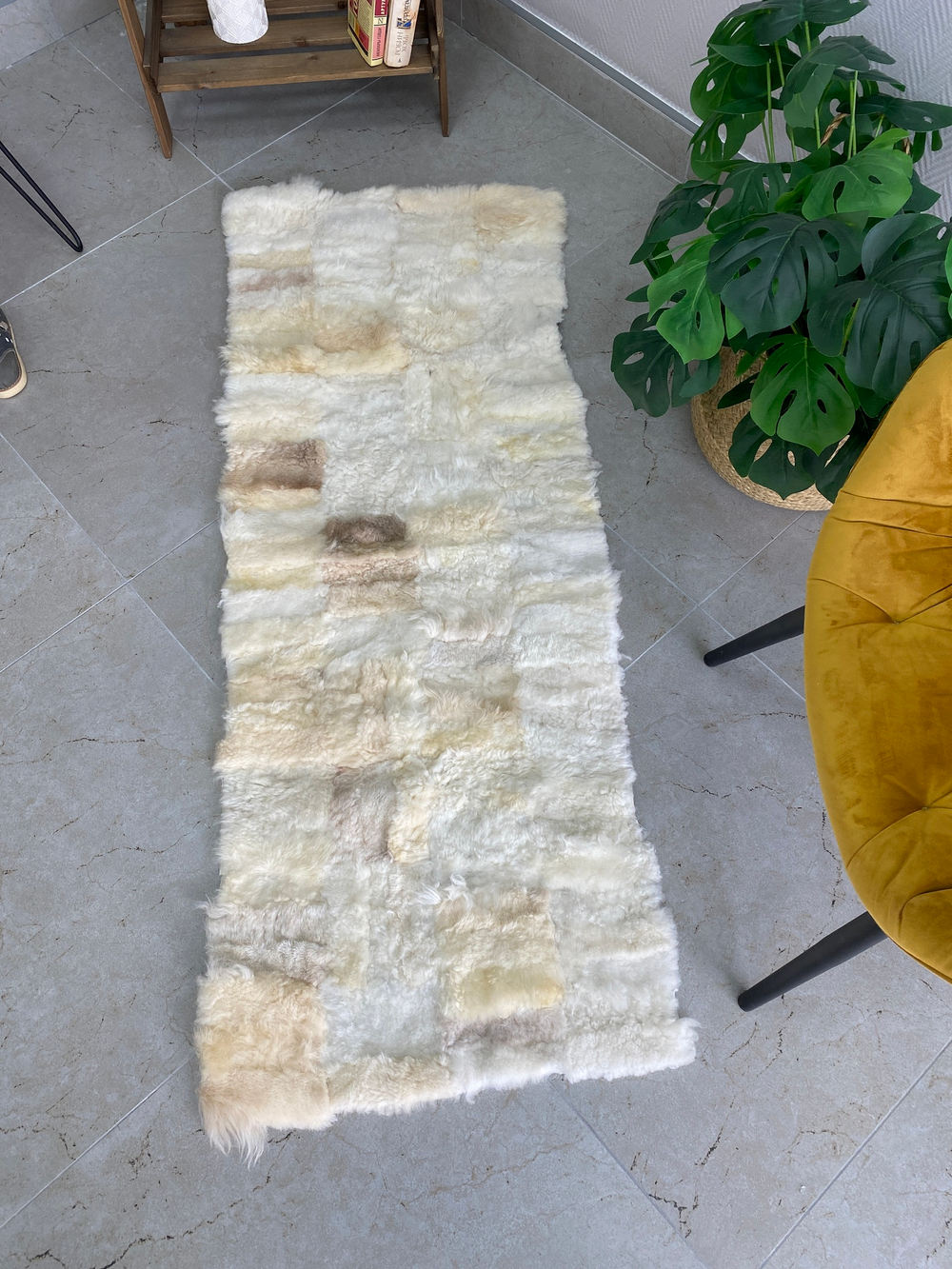 Коврик прикроватный накидка на кресло из кусочков овчины, 160 х 50 см.