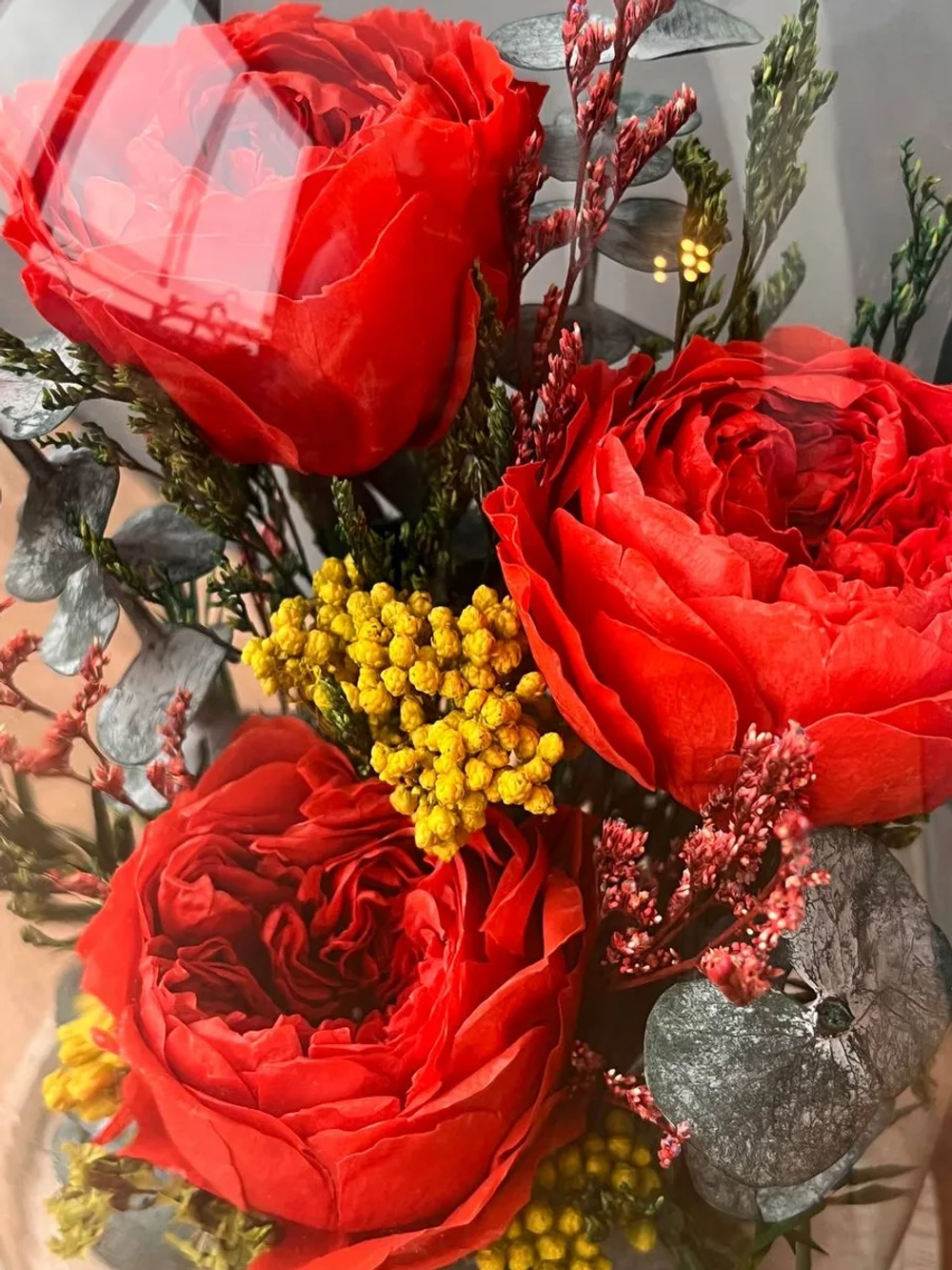 натуральные пионы в колбе