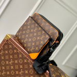 Сумка-мессенжер Louis Vuitton