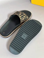 Шлепанцы Fendi