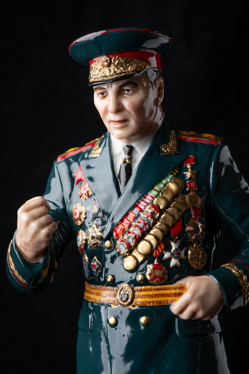 Статуэтка. Фарфор. Маргелов Василий Филиппович генерал армии. Россия