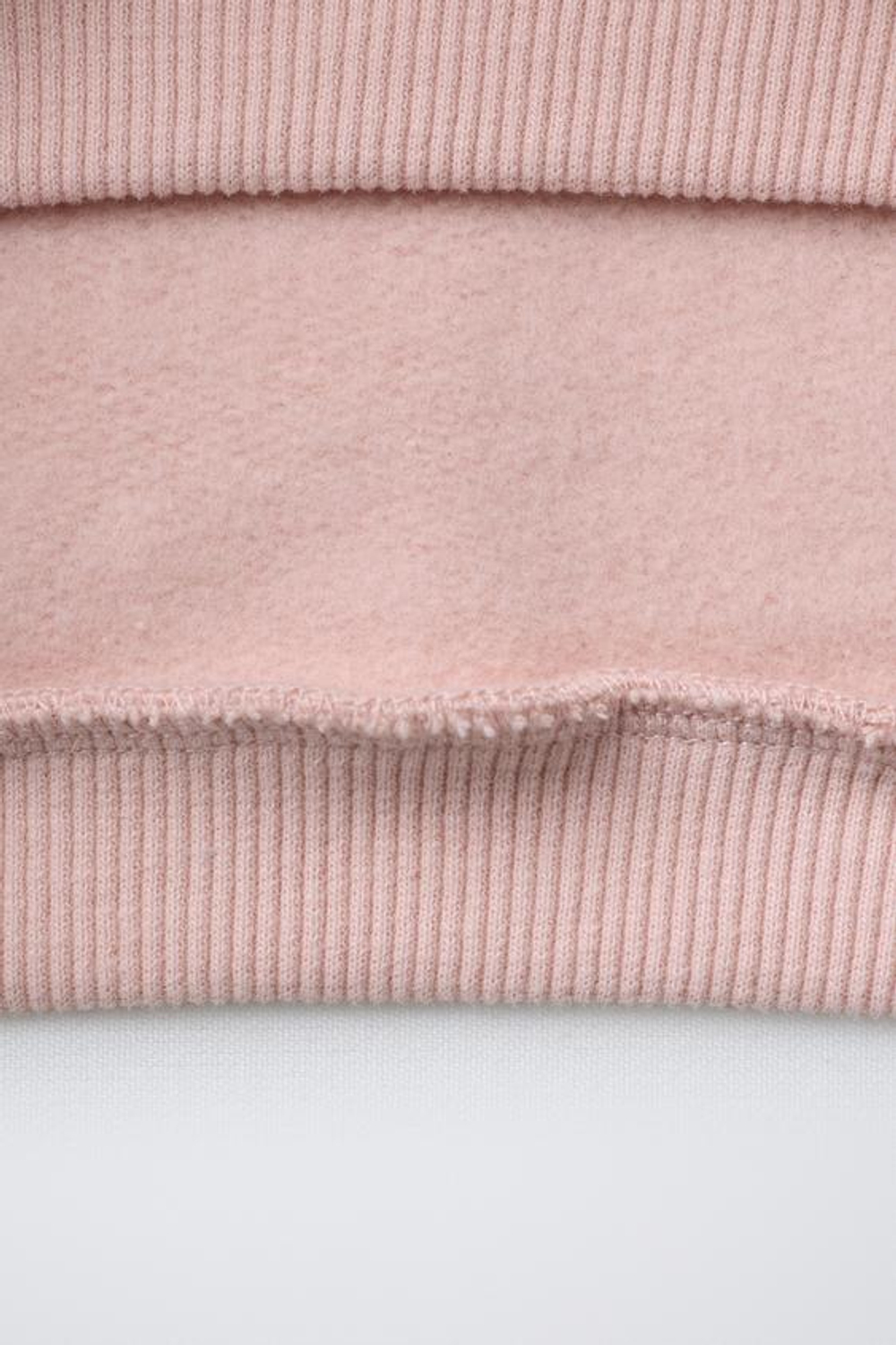 ZARA ТОЛСТОВКА С ВЫШИВКОЙ SNOOPY PEANUTS™, РОЗОВЫЙ