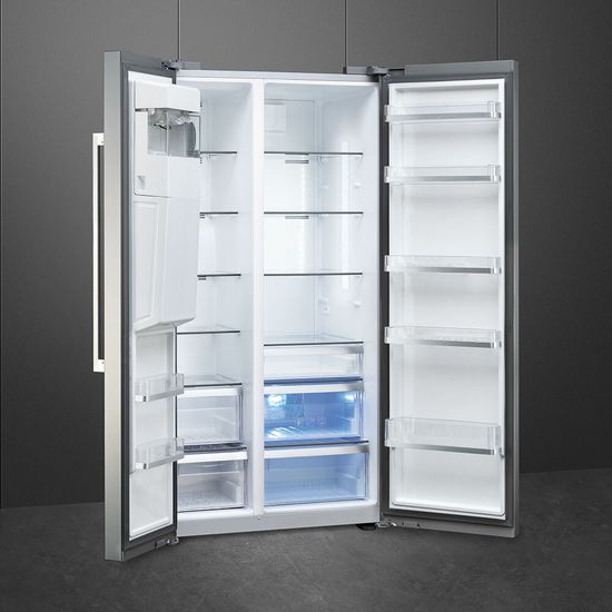 Холодильник Smeg SBS63XED