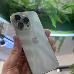 Apple iPhone 16 Pro 256ГБ Серый титан