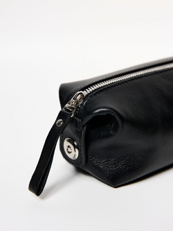 Косметичка-пенал из кожи